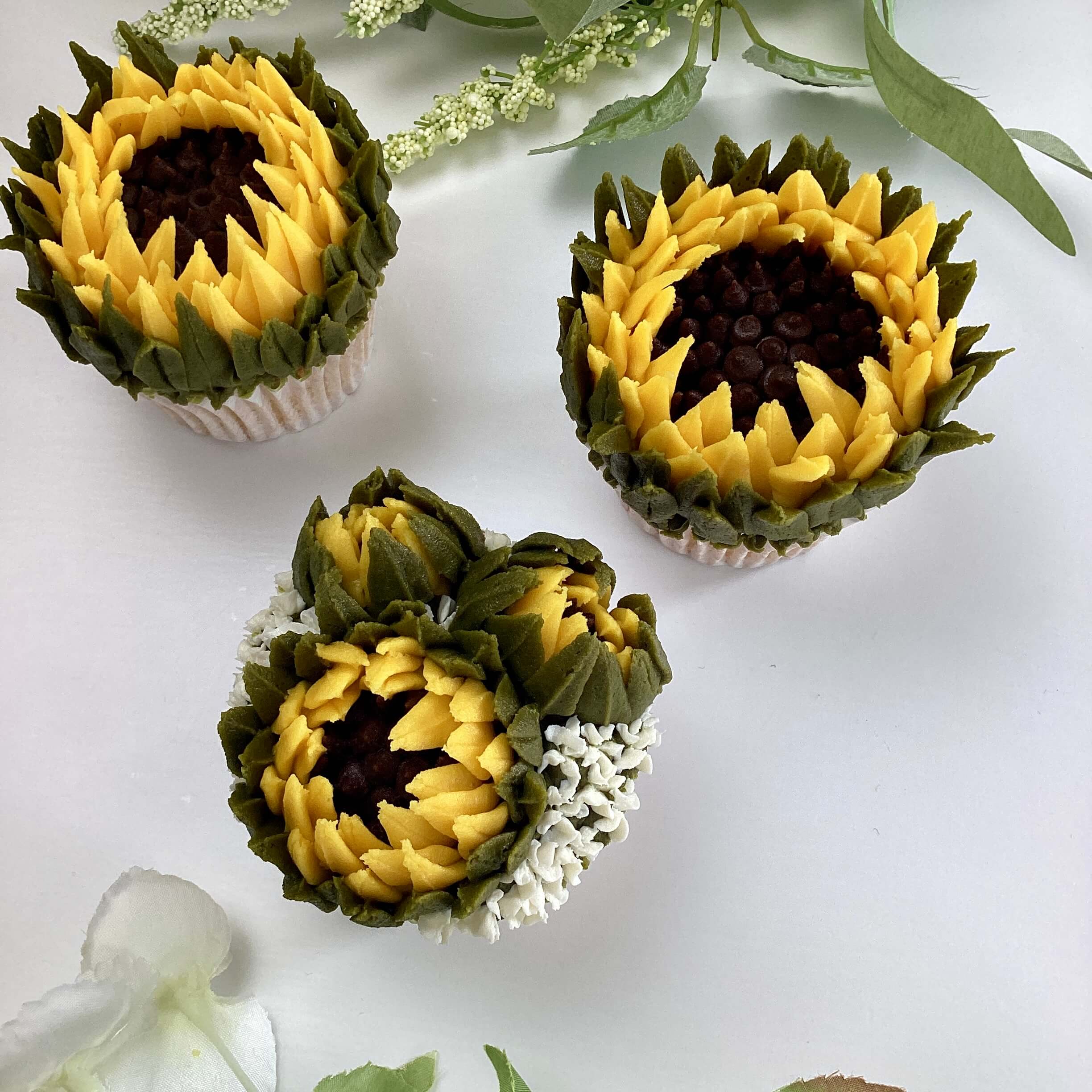 Intermediate Closed Sunflower & Bud