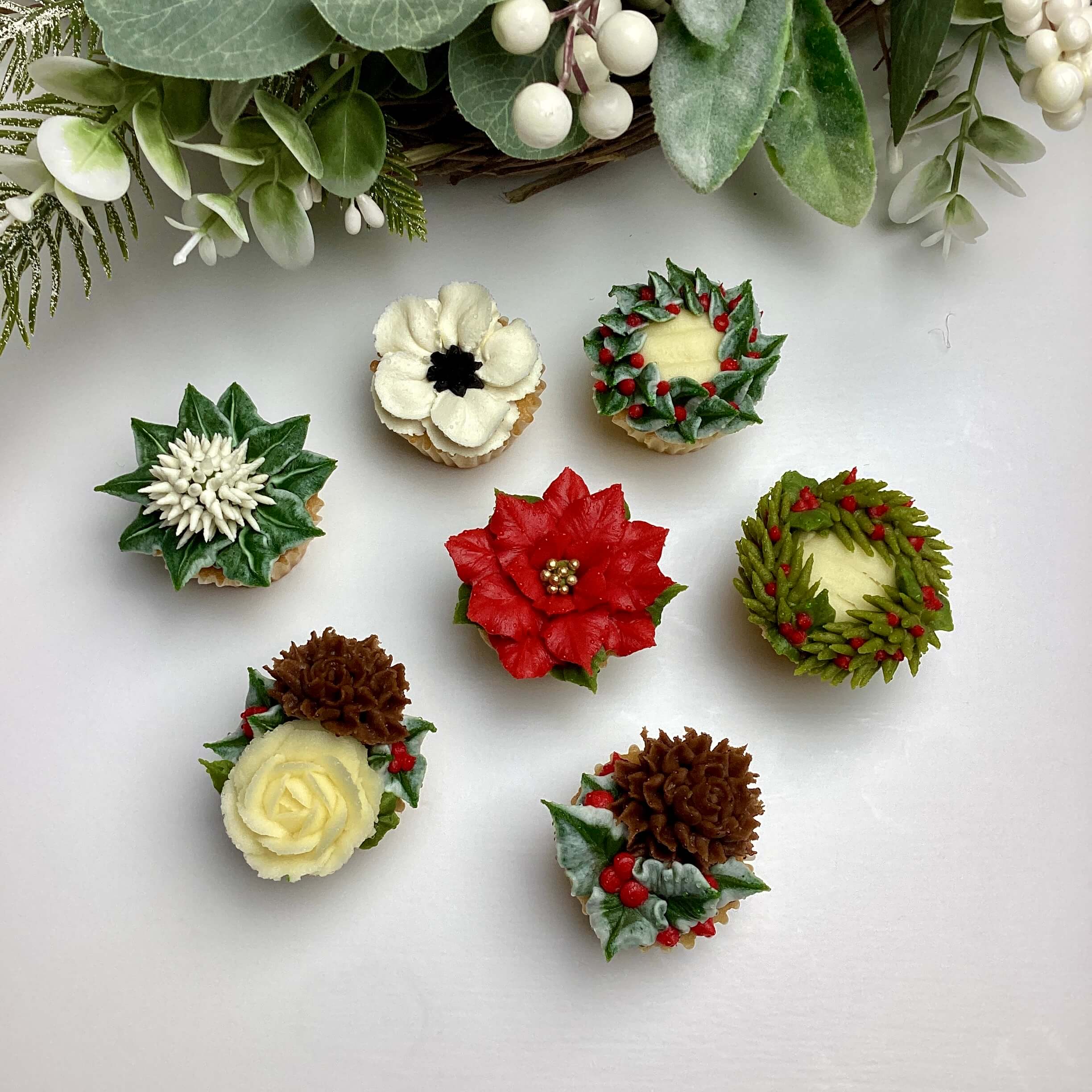 Mini Christmas Cupcakes Set – Beginners/Intermediate